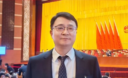 【青岛两会】抖圈代表委员履职尽责 建言献策